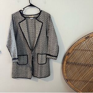 Boutique Sweet magnolia black and white geometric print boho jacket size small